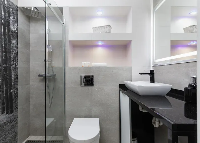 Centre Pet-friendly Koszalinska By Renters Apartment *