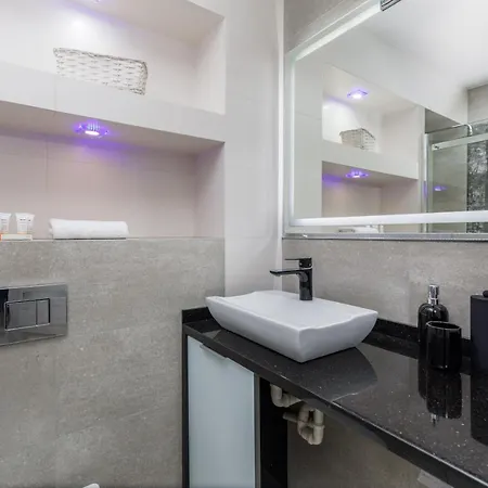 Centre Pet-friendly Koszalinska By Renters 아파트 *